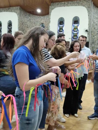 3º Dia da Novena reúne centenas de devotos no Santuário Nossa Senhora Aparecida Celebração foi presidida pelo Padre Aroldo Shinemann Filho e marcada por fé